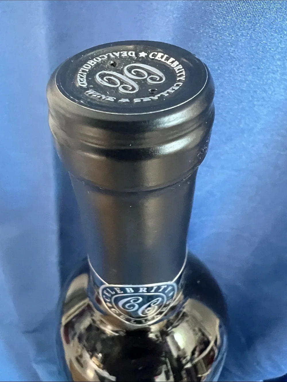 Celebrity Cellars KISS THIS Ltd #5849/60K Mint/Sealed